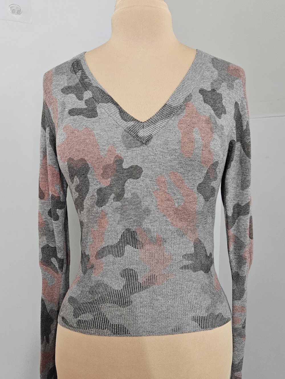 Peoples Liberation Camo‎ V-Neck Knit Top Soft Long Sleeve Casual Chic Sweater